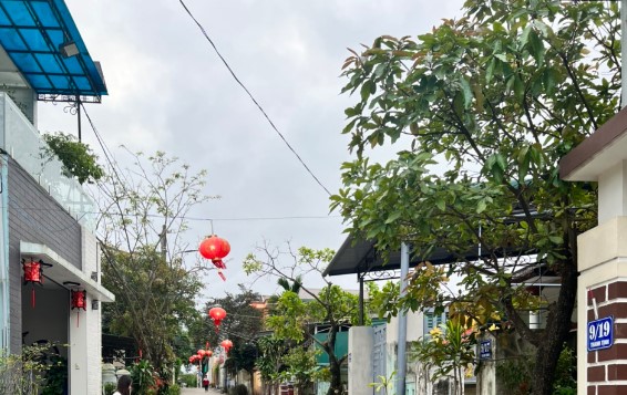 Có một con đường quen